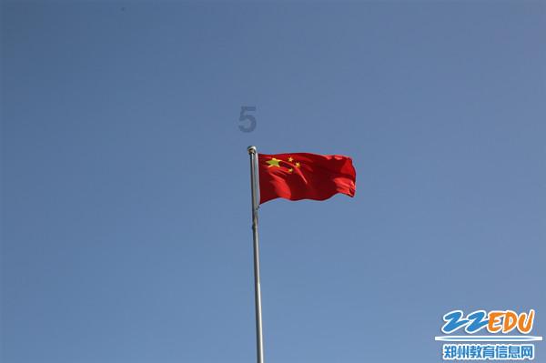 谁令骑马客京华和谁都不爱的谁意思相不相同？