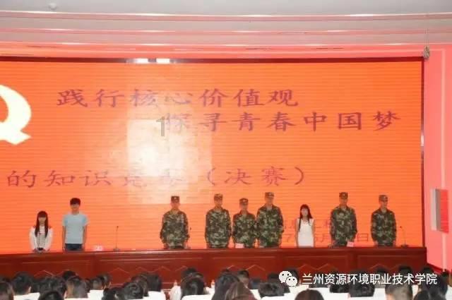 小仓鼠吃瓜子
