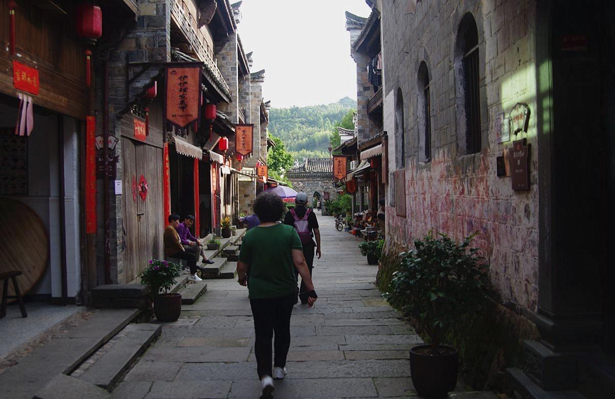 《狂飙》杨健娶孟钰，是爱她的人，还是爱她父亲手里的权利呢？